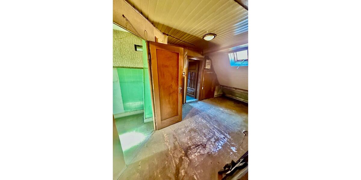 Einfamilienhaus Hauenstein - 7 Zimmer, 193 m&sup2;, 149.000&euro; | Angebot:25362902