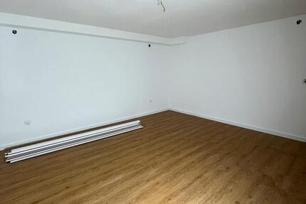 2 Zimmer Wohnung ! Frisch Saniert ! 2 zimmer