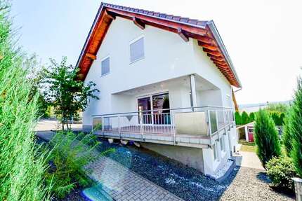 Haus zum Kaufen in Schallodenbach 439.000 € 240 m² 9 zimmer