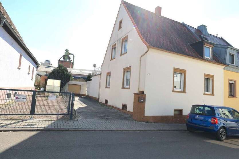 Haus zum Kaufen in Kaiserslautern 265.000 € 141.33 m²
