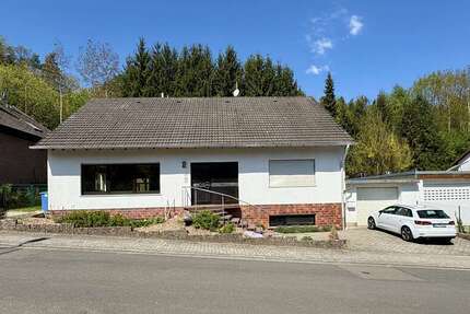 Haus Hochspeyer - 8 Zimmer, 241 m&sup2;, 355.000&euro; | Angebot:26381350