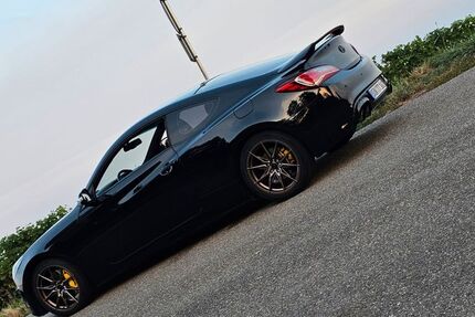 Hyundai Genesis 180.000 km 15.900 € Rinnthal 76857