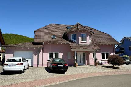 Haus Erzenhausen - 6 Zimmer, 251 m&sup2;, 549.000&euro; | Angebot:26677151