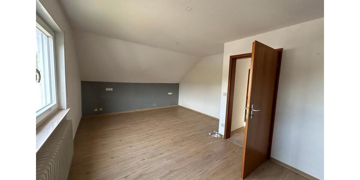 Etagenwohnung Kirchheimbolanden - 7 Zimmer, 200 m&sup2;, 2.000&euro; | Angebot:25978900