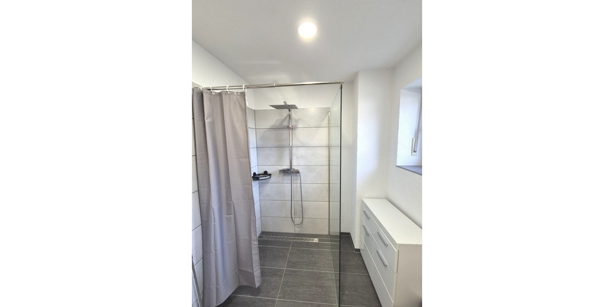 Großzügiges Wohnen für zwei Generationen: Poolbereich mit Poolbar & barrierefreiem EG - Zweifamilienhaus Katzweiler | Angebot:24408767