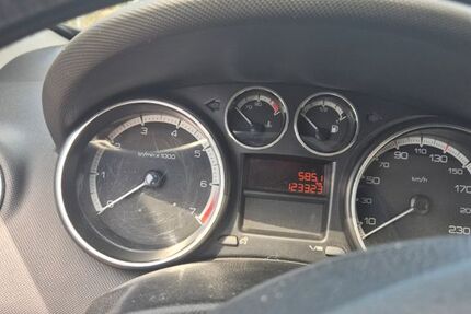 Peugeot 308 125.000 km 3.200 &euro; Martinshöhe 66894