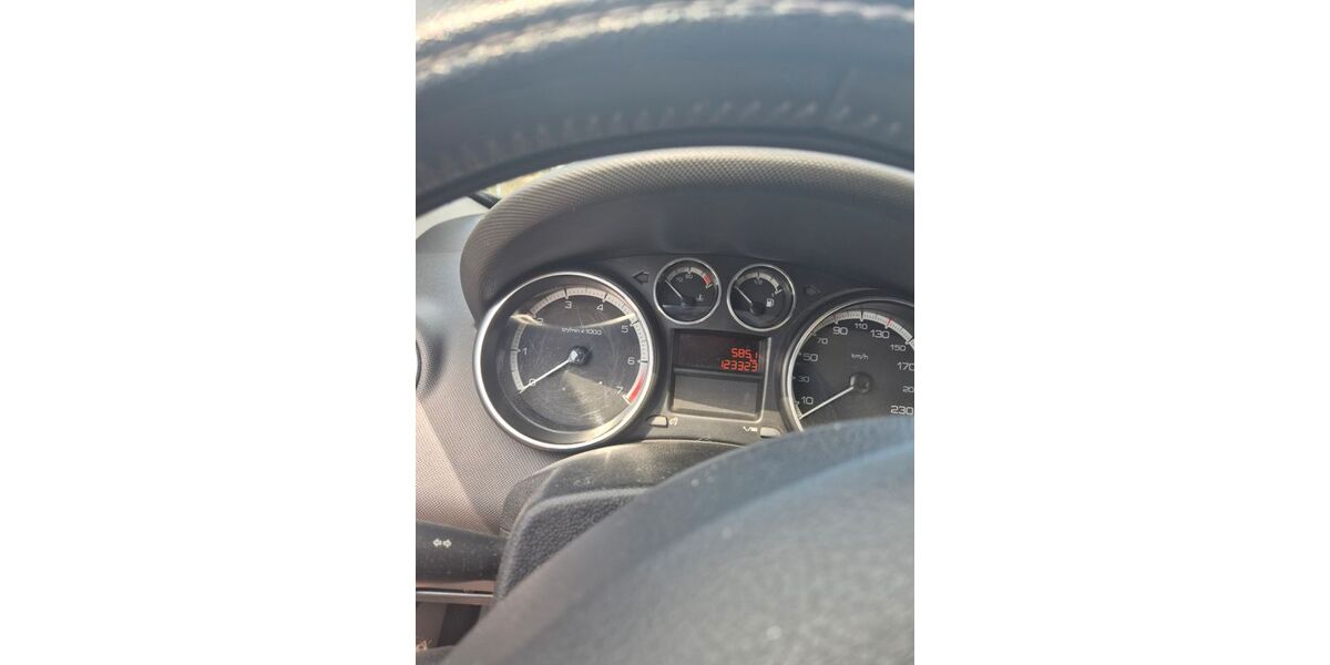 Peugeot 308 125.000 km 3.200 &euro; Martinshöhe 66894