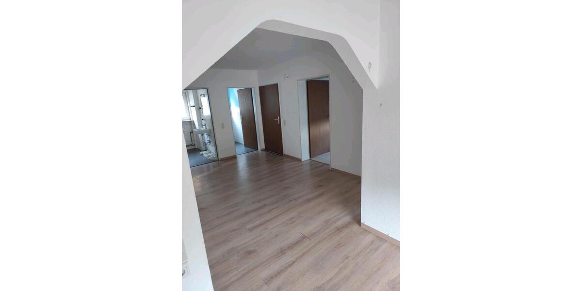 Etagenwohnung Hinterweidenthal - 1 Zimmer, 120 m&sup2;, 1.100&euro; | Angebot:27597087