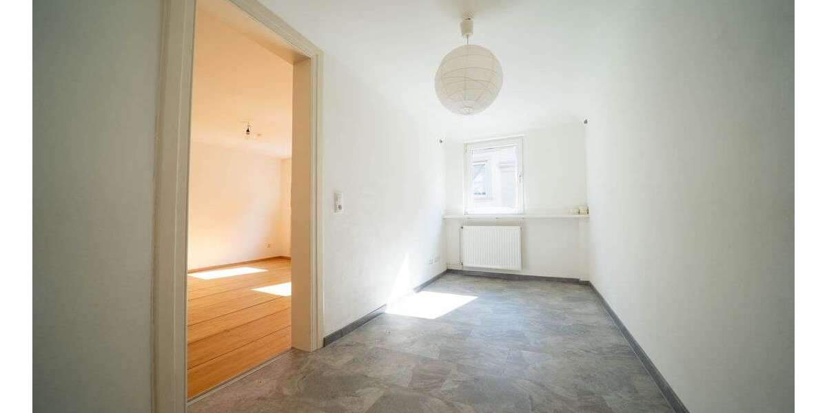 Etagenwohnung Neustadt an der Weinstraße - 4 Zimmer, 110 m&sup2;, 1.245&euro; | Angebot:26885141