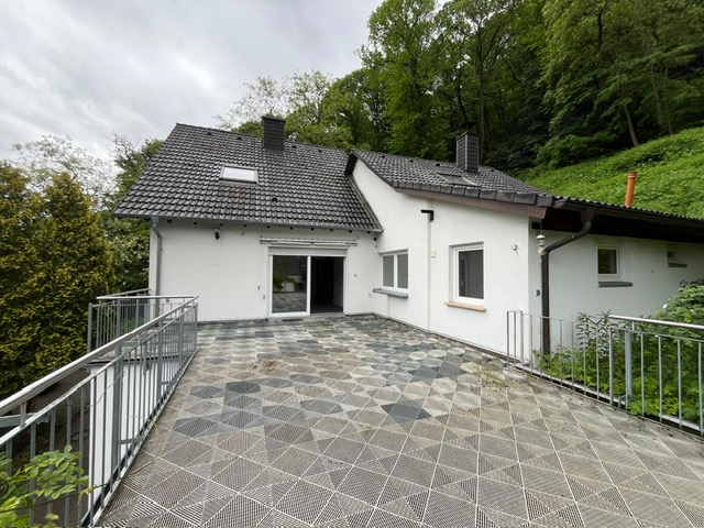 Haus zum Kaufen in Bad Dürkheim 295.000 € 194 m²