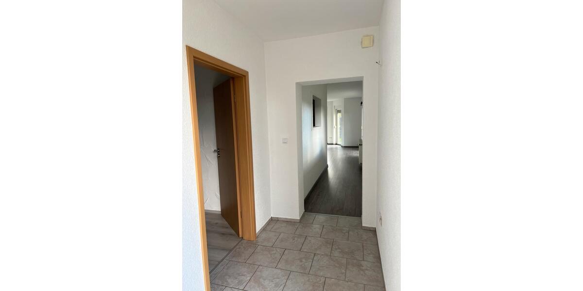 Erdgeschoßwohnung Leimen - 2.5 Zimmer, 96 m&sup2;, 650&euro; | Angebot:25403502