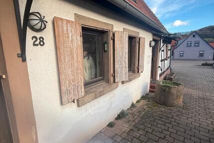 maisonette Wohnung 2 Zimmer eigener Parkplatz mit großem Stauraum 2 zimmer