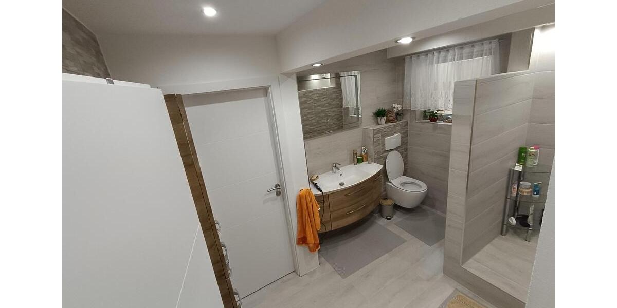 Mehrfamilienhaus, Wohnhaus Höheinöd - 7.5 Zimmer, 263 m&sup2;, 399.000&euro; | Angebot:26449255