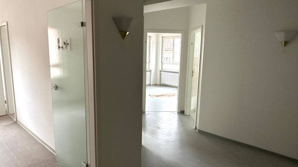 Etagenwohnung Rockenhausen - 6 Zimmer, 139 m&sup2;, 160.000&euro; | Angebot:25680351