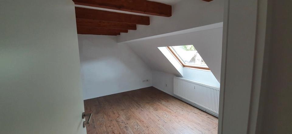 Dachgeschoßwohnung Queidersbach - 4 Zimmer, 100 m&sup2;, 1.200&euro; | Angebot:24853908