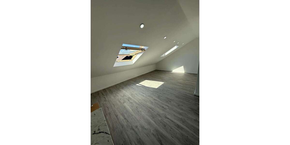 Etagenwohnung Eisenberg - 4 Zimmer, 90 m&sup2;, 990&euro; | Angebot:25195270