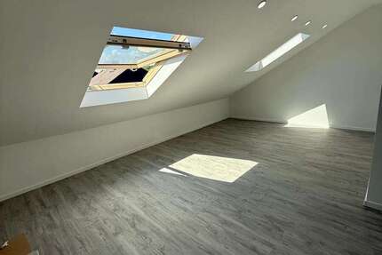 Wohnung Eisenberg - 4 Zimmer, 90 m&sup2;, 990&euro; | Angebot:25195270