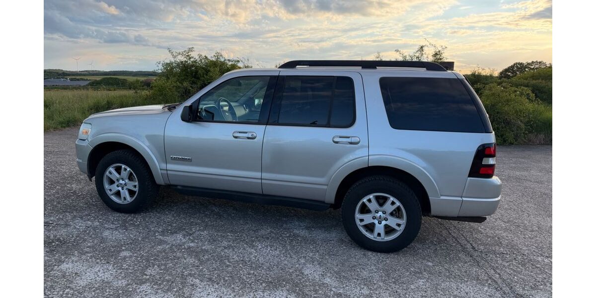 Ford Explorer 175.300 km 6.900 &euro; Sembach 67681