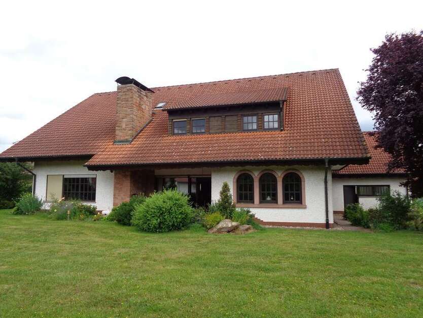 Haus zum Mieten in Katzweiler 3.000 € 325 m²