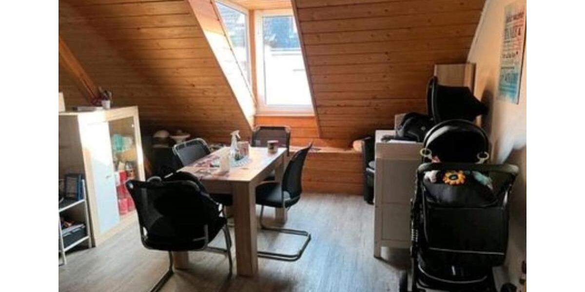 Dachgeschoßwohnung Pirmasens - 2 Zimmer, 65 m&sup2;, 450&euro; | Angebot:25320393