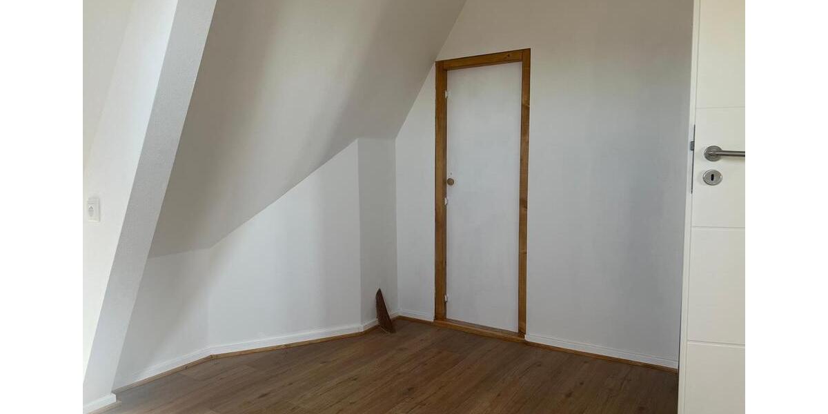 Dachgeschoss Wohnung in Neustadt an der Weinstraße 1.5 zimmer