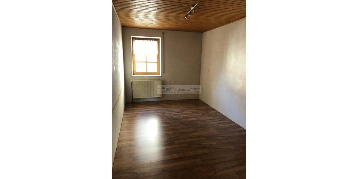 Doppelhaushälfte Jettenbach - 5 Zimmer, 150 m&sup2;, 175.000&euro; | Angebot:25797879