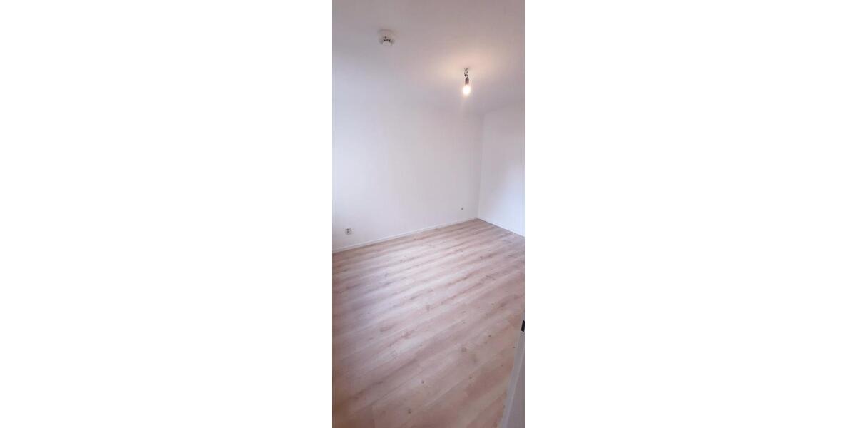 Renovierte Wohnung Nähe Mall K-in Lautern für Single oder Paare 2 zimmer