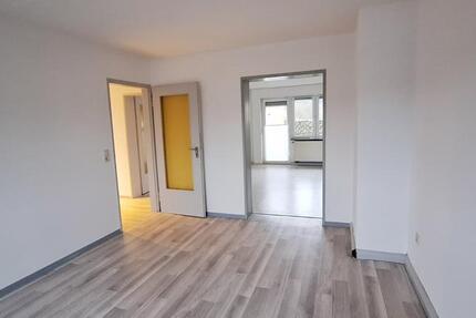 Freundliche helle 4 Zimmer Wohnung zu vermieten - Nähe Volkspark 4 zimmer