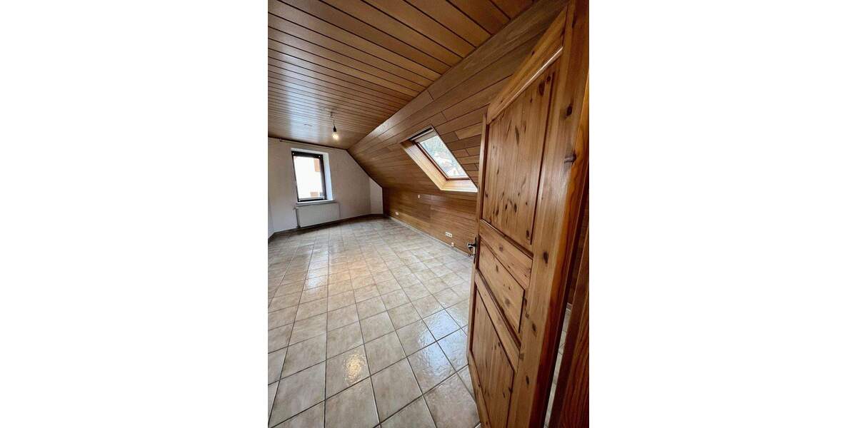 Doppelhaushälfte Bad Dürkheim - 5 Zimmer, 170 m&sup2;, 1.500&euro; | Angebot:25137364