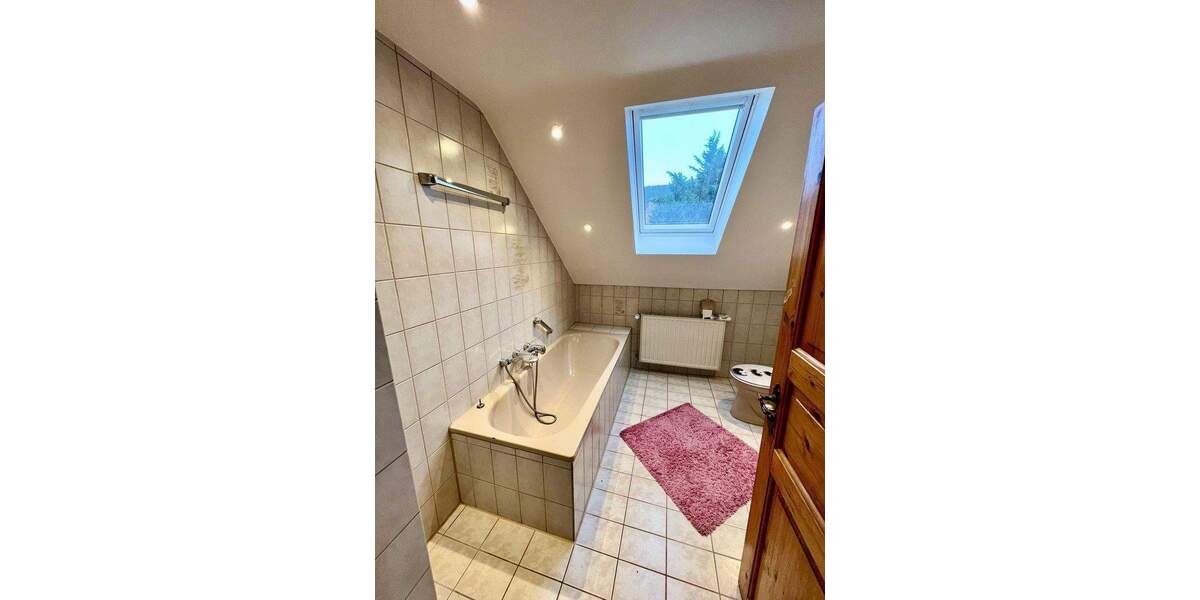 Doppelhaushälfte Bad Dürkheim - 5 Zimmer, 170 m&sup2;, 1.500&euro; | Angebot:25337387