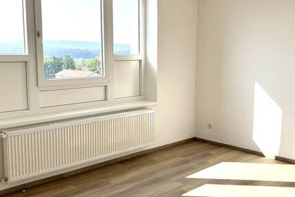 KL-Ost - Komplett renovierte 2-Zimmerwohnung mit PKW-Stellplatz 2 zimmer