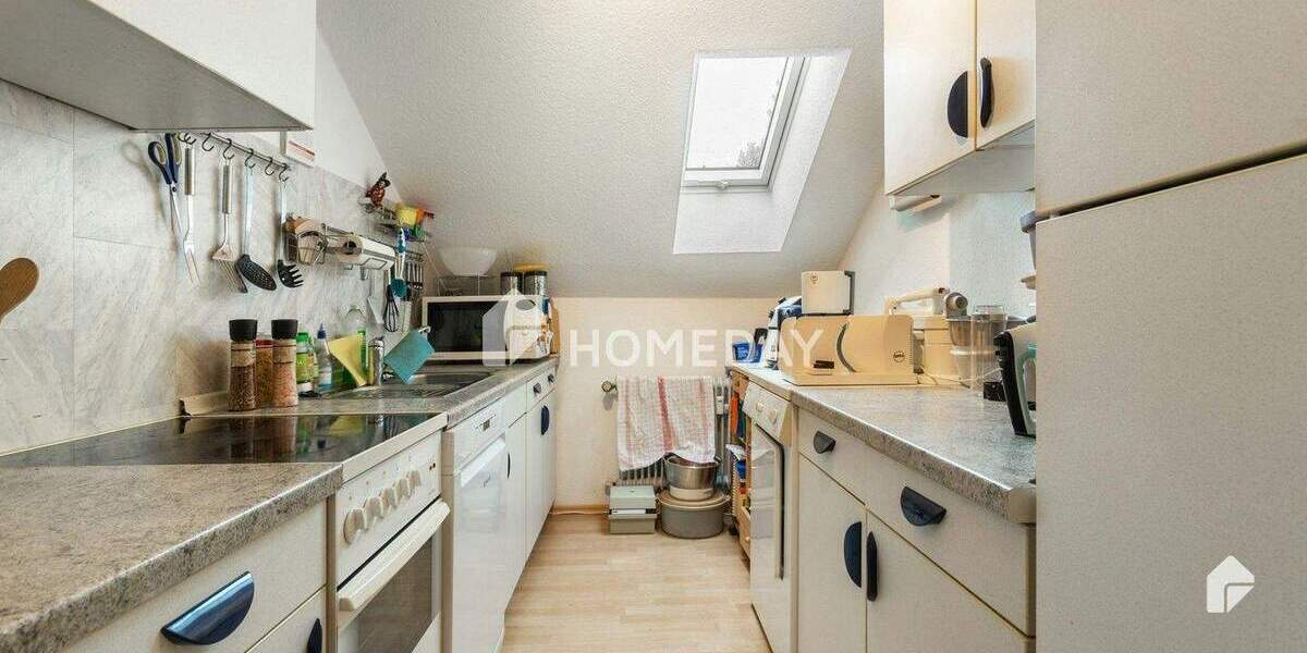 Ruhige Lage! DG-Wohnung mit 4 Zimmern, EBK und Keller 4 zimmer