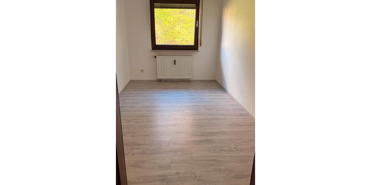 Etagenwohnung Kaiserslautern Bahnheim - 4 Zimmer, 91 m&sup2;, 1.000&euro; | Angebot:26241785