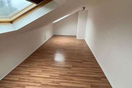 Wohnung Kaiserslautern Bahnheim - 4 Zimmer, 90 m&sup2;, 890&euro; | Angebot:26456291