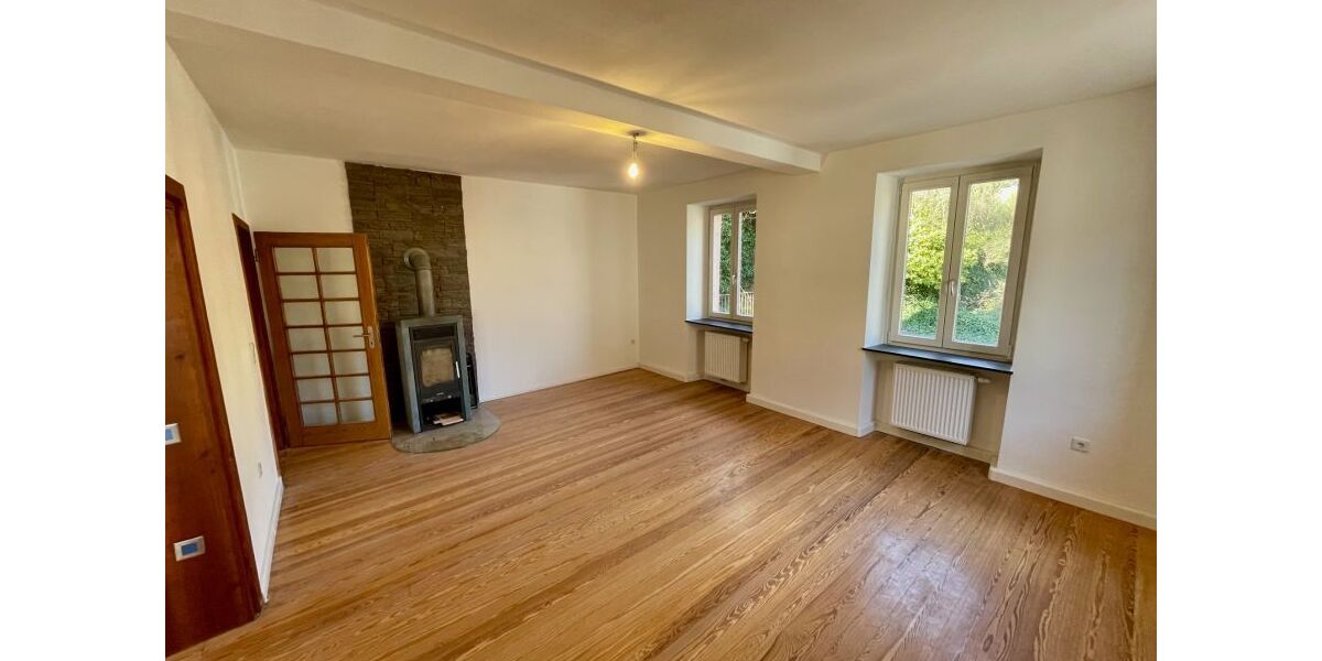 Provisionsfrei* Wunderschöne, komplett renovierte 140qm Altbauwohnung nahe Neustadt mit Garten - 5- Frankeneck bei Neustadt | Angebot:25908495