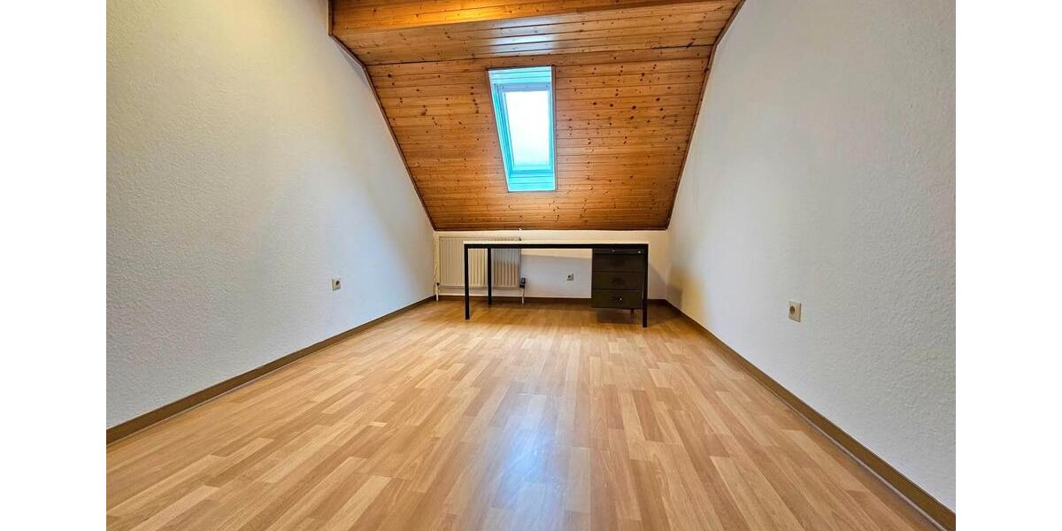 Etagenwohnung Landstuhl - 4 Zimmer, 120 m&sup2;, 890&euro; | Angebot:24780661