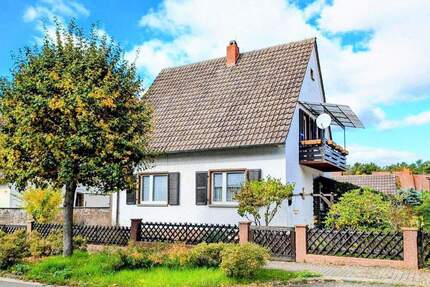 Liebevolles Zuhause mit Nostalgie-Bonus: Freiraum für Herz und Hobby auf 876 m² Grund! 4 zimmer