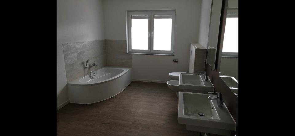 Etagenwohnung Ramstein-Miesenbach Miesenbach - 7 Zimmer, 260 m&sup2;, 2.600&euro; | Angebot:26580463