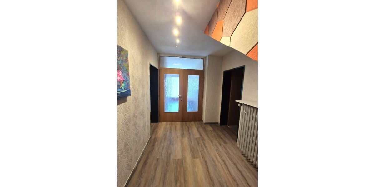 Ein-Zwei-Familien unter einem Dach – liebevoll renoviertes, freistehendes Zuhause mit Charakter - Zweifamilienhaus Linden Landkreis Kaiserslautern | Angebot:21577941