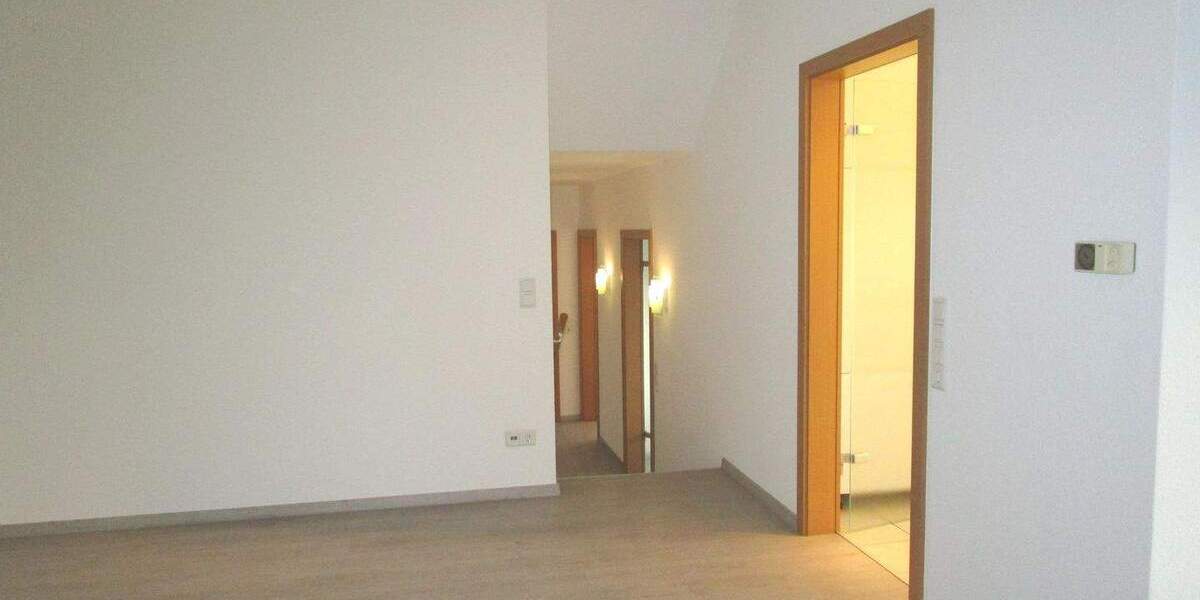 Etagenwohnung Kaiserslautern Innenstadt - 3 Zimmer, 95 m&sup2;, 1.000&euro; | Angebot:24689178