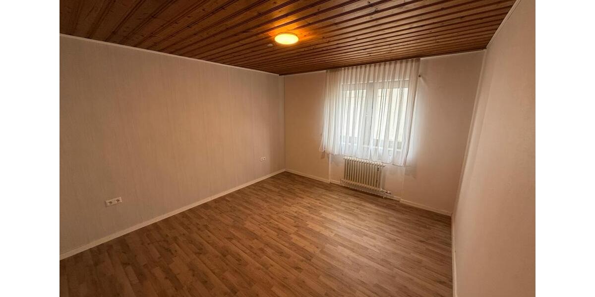 Erdgeschoßwohnung Queidersbach - 4 Zimmer, 107 m&sup2;, 1.200&euro; | Angebot:24748822