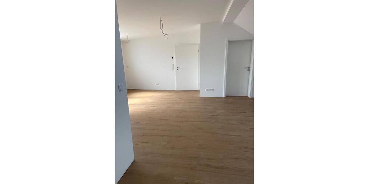 Dachgeschoßwohnung Rodenbach - 3 Zimmer, 77 m&sup2;, 900&euro; | Angebot:26166256