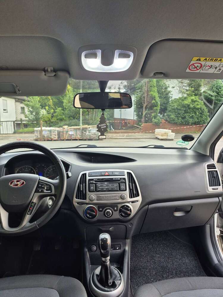 i20