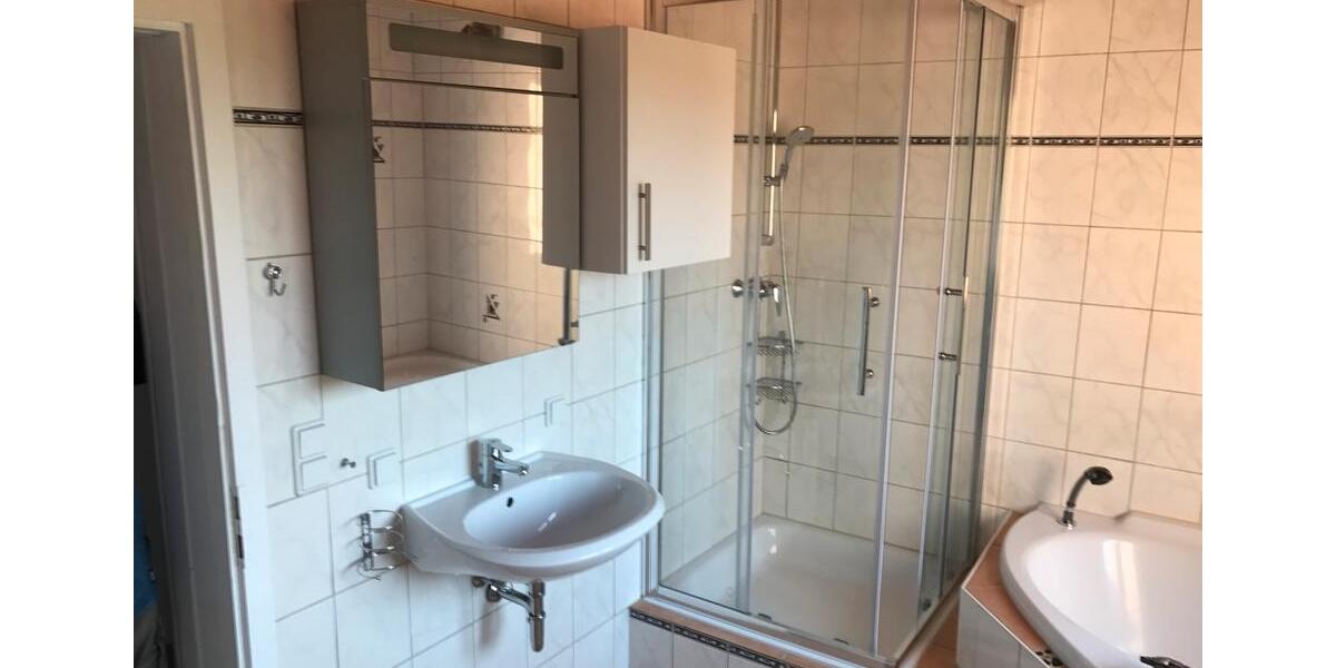 Erdgeschoßwohnung Steinwenden - 5 Zimmer, 128 m&sup2;, 1.250&euro; | Angebot:26356347