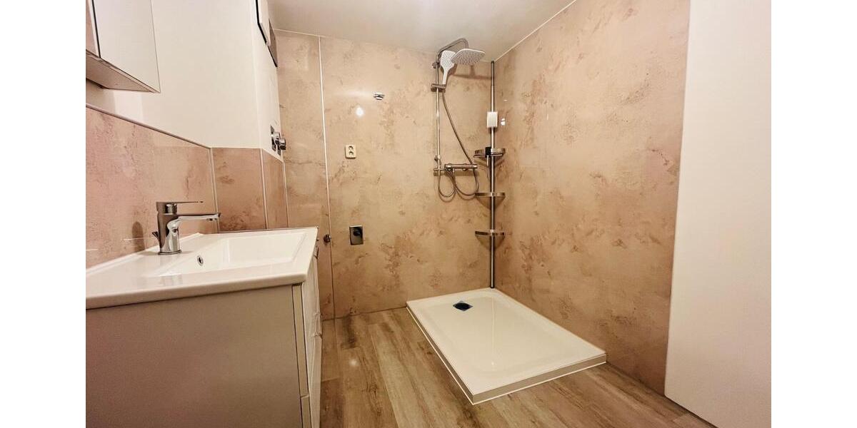 Neustadt - freie, gut geschnittene und frisch renovierte 2 Zimmerwohnung - Loggia - TG-Platz - zentrumsnah 2 zimmer