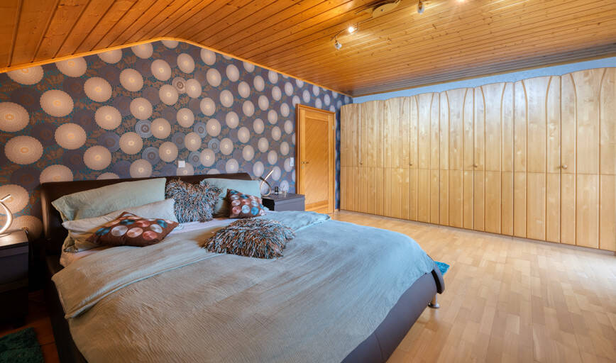 MG - Herrschaftliches Anwesen mit großzügigem Grundstück und Garage