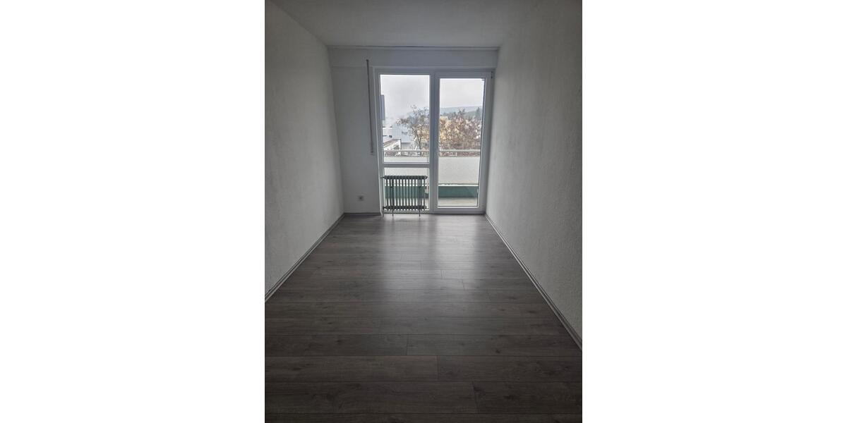 Etagenwohnung Kaiserslautern Bahnheim - 3 Zimmer, 82 m&sup2;, 820&euro; | Angebot:24853925