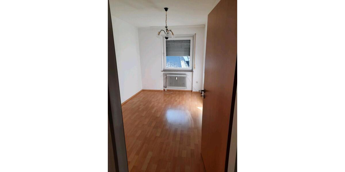 Etagenwohnung Pirmasens - 4 Zimmer, 117 m&sup2;, 800&euro; | Angebot:26626121