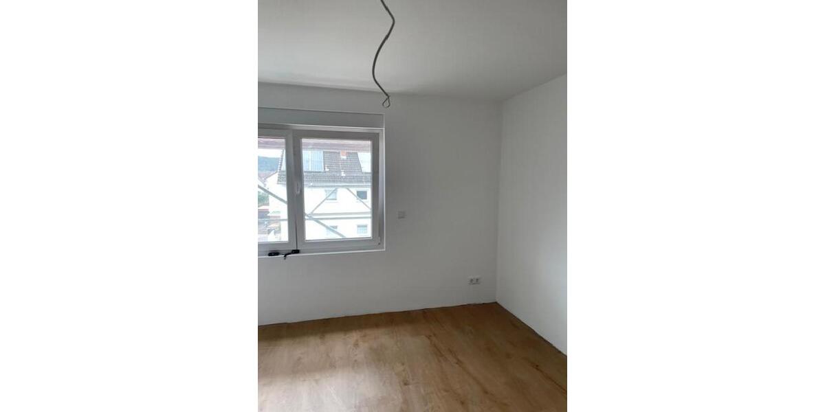 Etagenwohnung Rodenbach - 4 Zimmer, 100 m&sup2;, 1.200&euro; | Angebot:26164927