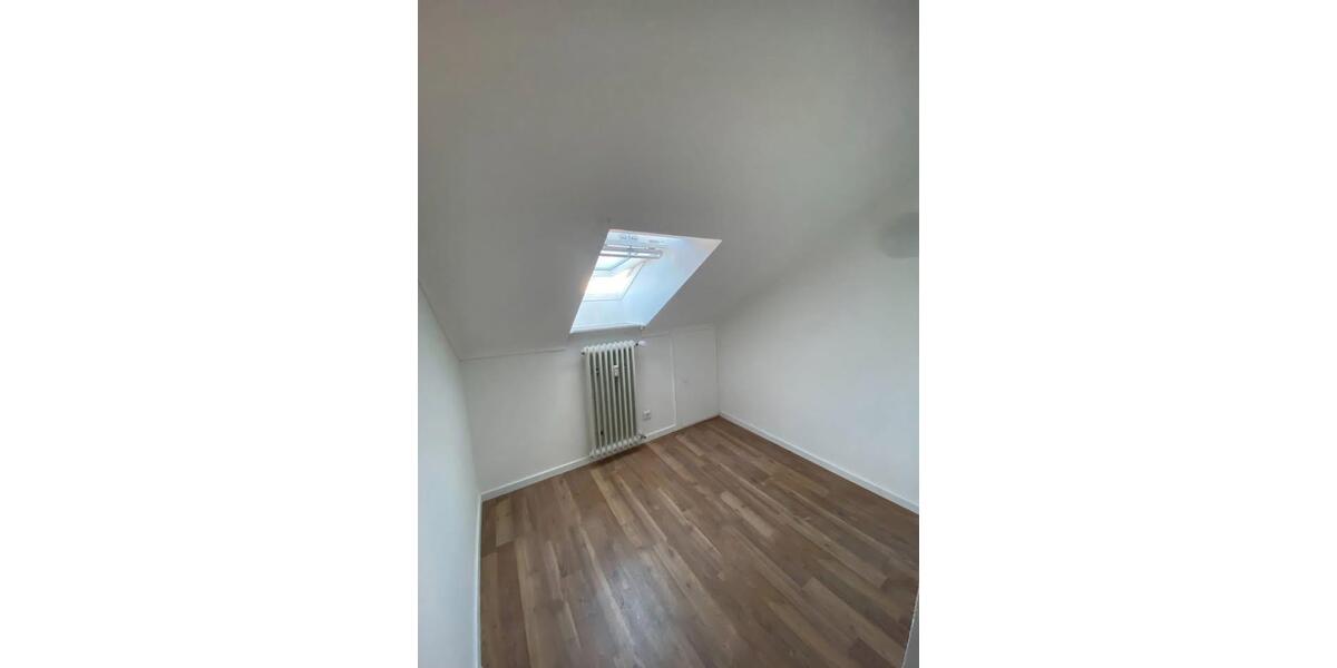 Dachgeschoßwohnung Mackenbach - 3 Zimmer, 72 m&sup2;, 925&euro; | Angebot:27583378